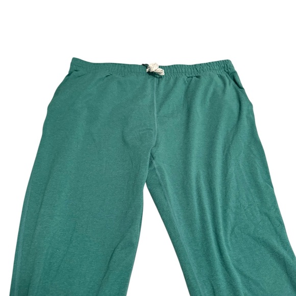Vuori Performance Joggers Emerald Green - Picture 3 of 5